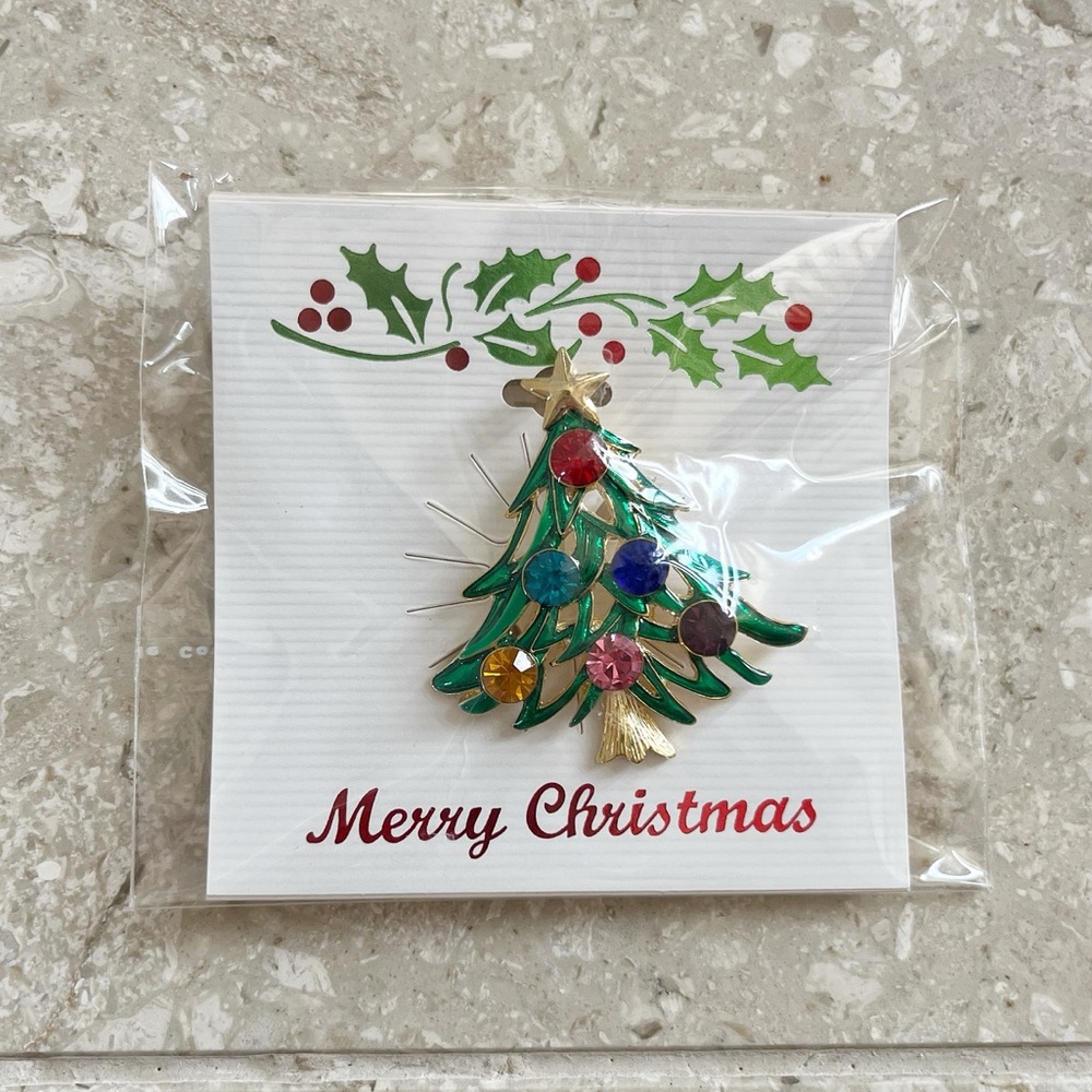 🌷2/$10🌷Christmas tree pin